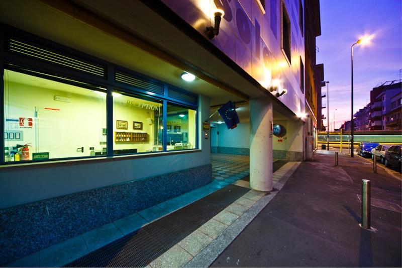 Autosole 2 Hotel Milan Exterior photo